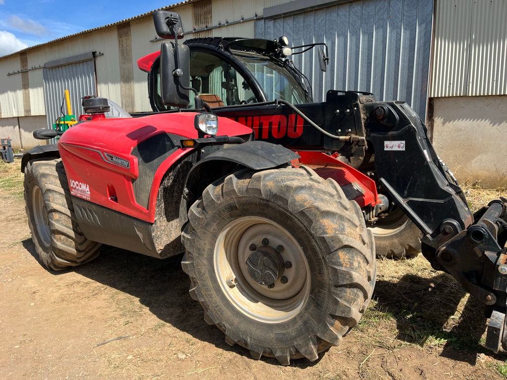 Telescopique MANITOU MLT 741 140 V+ - photo slide 1