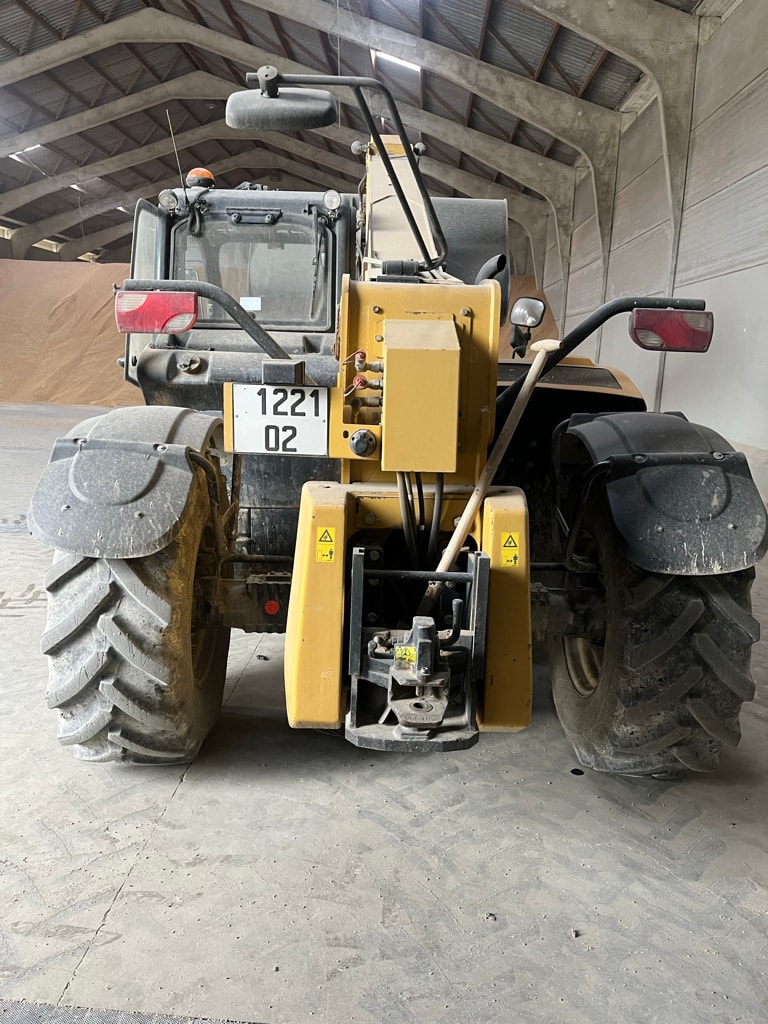 Telescopique CATERPILLAR TH 407 - photo slide 11