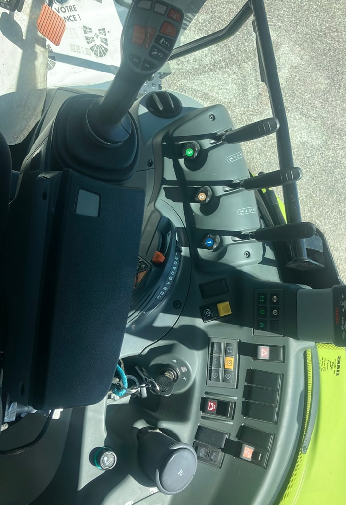 Tracteur CLAAS ARION 410 - photo slide 25