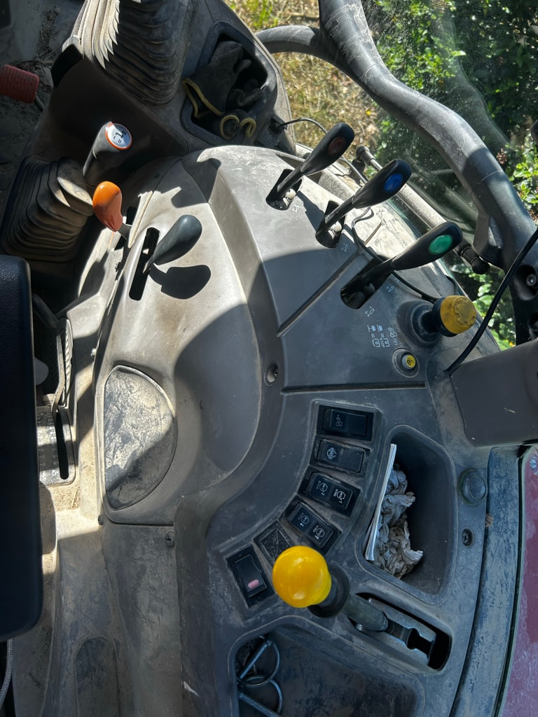 Tracteur CASE IH FARMALL 95C - photo slide 12