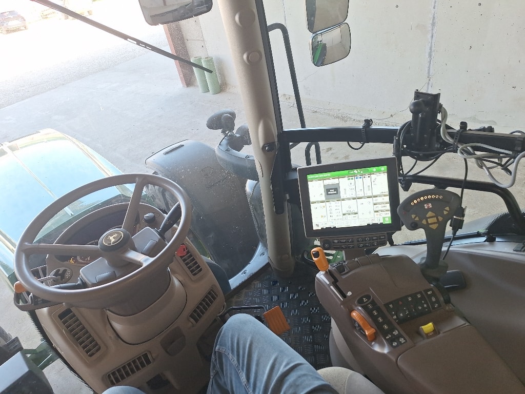 Tracteur JOHN DEERE 6155R - photo slide 23