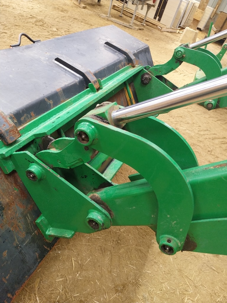 Tracteur chargeur JOHN DEERE 5080R - photo slide 17