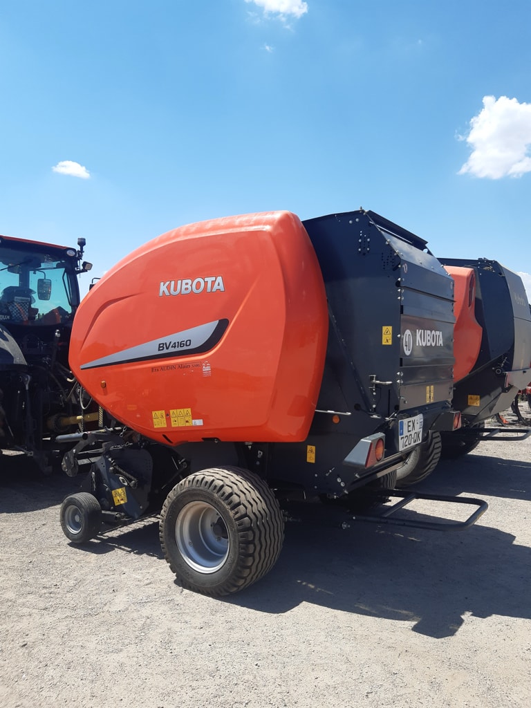 Presse balles rondes KUBOTA Bv4160 - photo slide 2