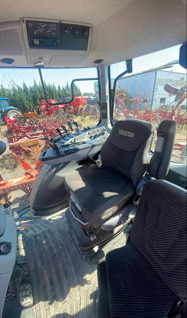Tracteur VALTRA T234 - photo slide 10
