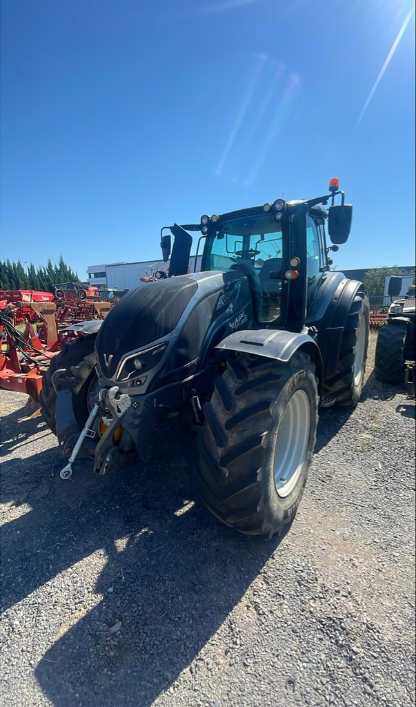 Tracteur VALTRA T234 - photo slide 1