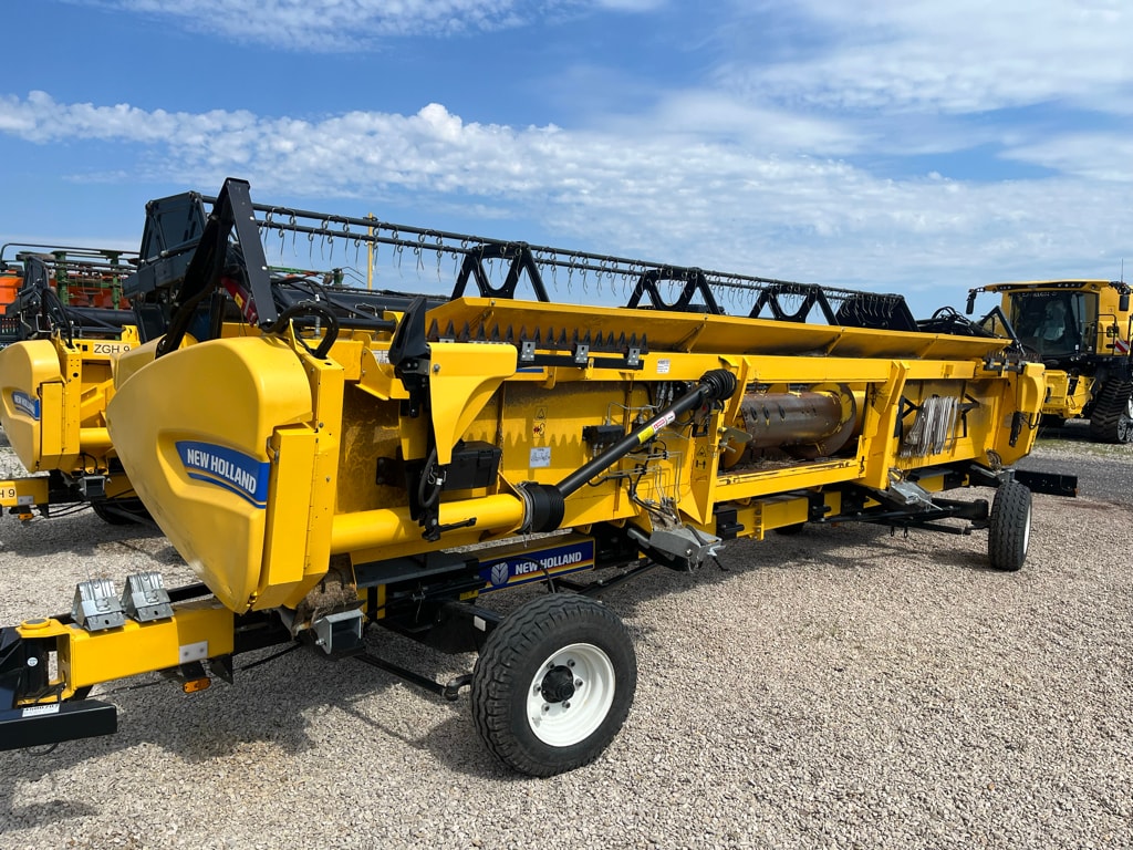 Moissonneuse NEW HOLLAND CH7.70 LATERAL - photo slide 20
