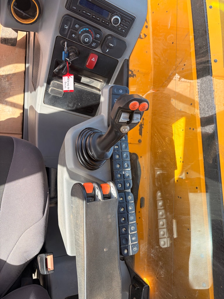 Telescopique JCB 542-70 agri super dtvt - photo slide 18