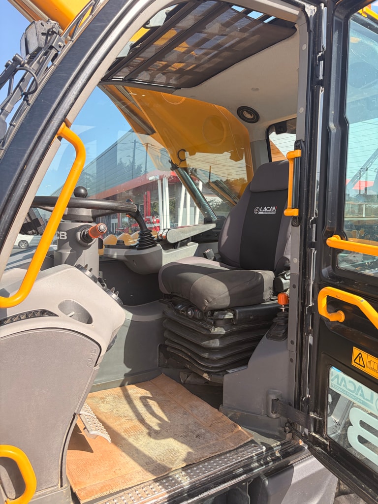 Telescopique JCB 542-70 agri super dtvt - photo slide 8