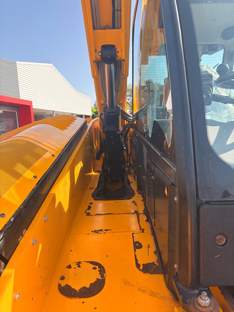 Telescopique JCB 542-70 agri super dtvt - photo slide 17