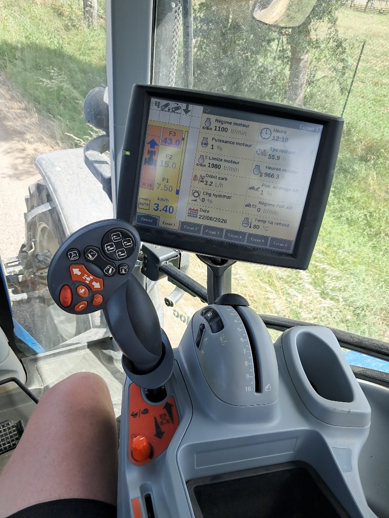 Tracteur NEW HOLLAND T5.130 - photo slide 15
