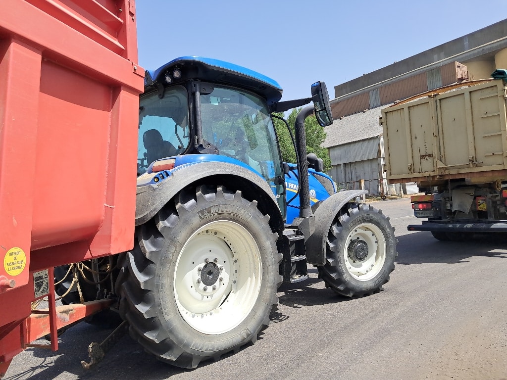 Tracteur NEW HOLLAND T5.130 - photo slide 3
