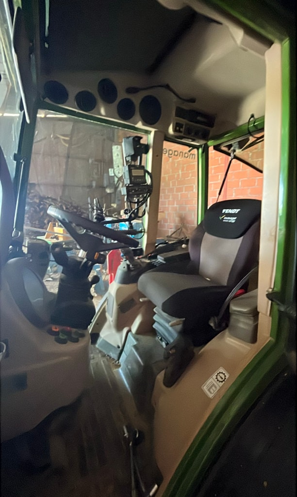 Tracteur fruitier FENDT 209V - photo slide 12