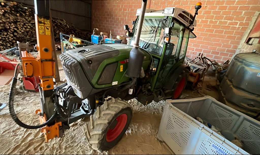 Tracteur fruitier FENDT 209V - photo slide 1