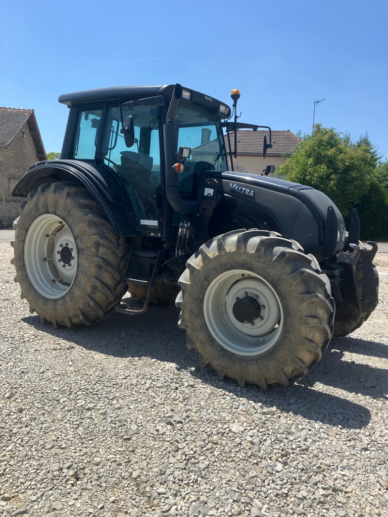 Tracteur chargeur VALTRA N 141 Adv - photo slide 3