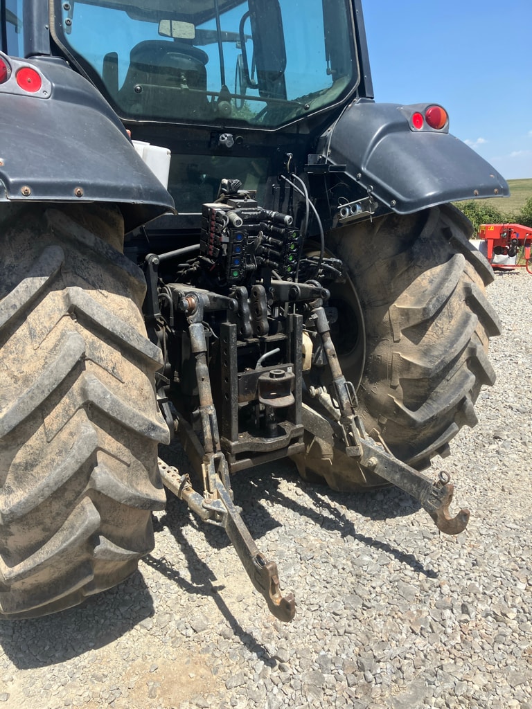 Tracteur chargeur VALTRA N 141 Adv - photo slide 6