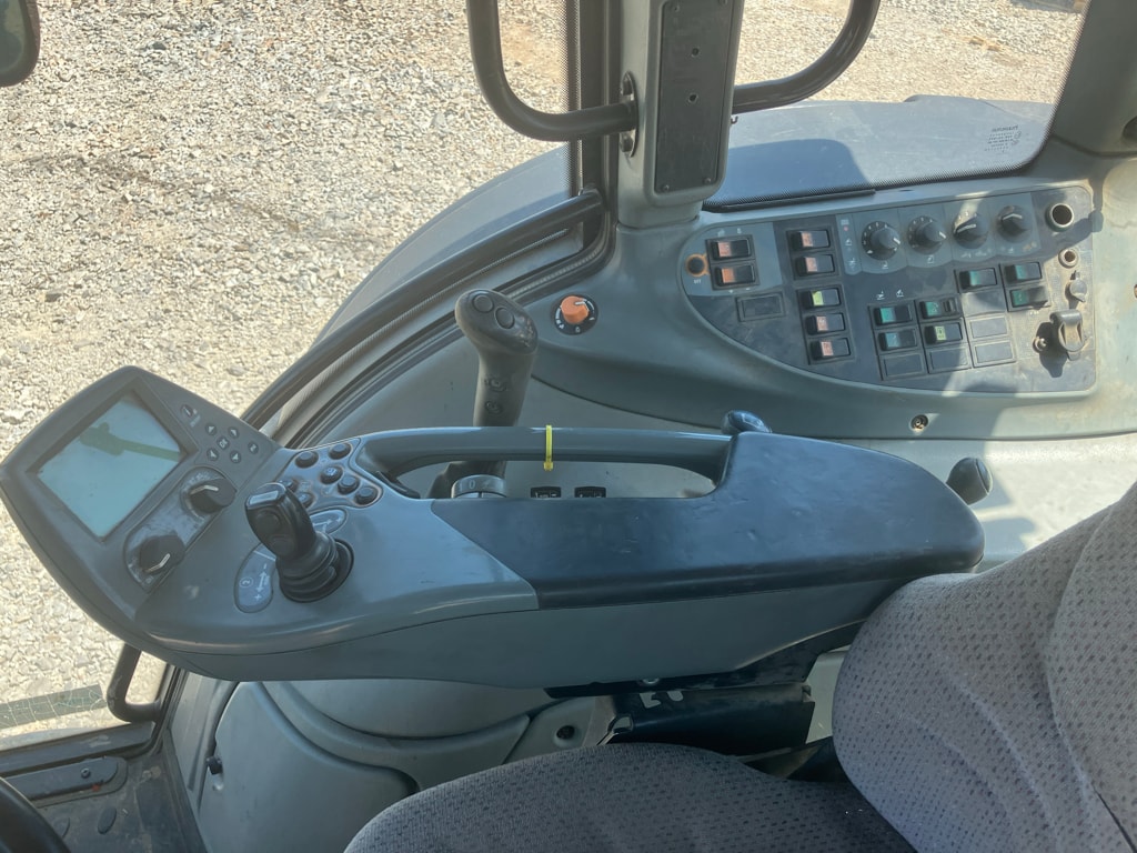 Tracteur chargeur VALTRA N 141 Adv - photo slide 8