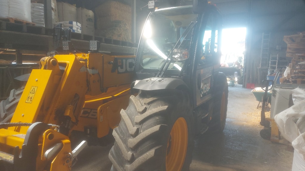 Telescopique JCB 542-70 AGX DTVT - photo slide 3