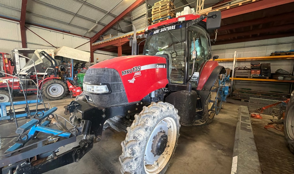 Tracteur CASE IH MXU 135 PRO - photo slide 1