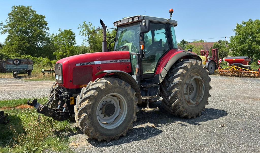 Tracteur MASSEY FERGUSON 8220 - photo slide 4