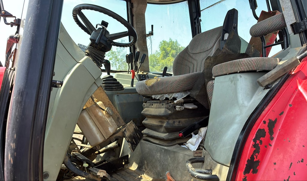 Tracteur MASSEY FERGUSON 8220 - photo slide 5