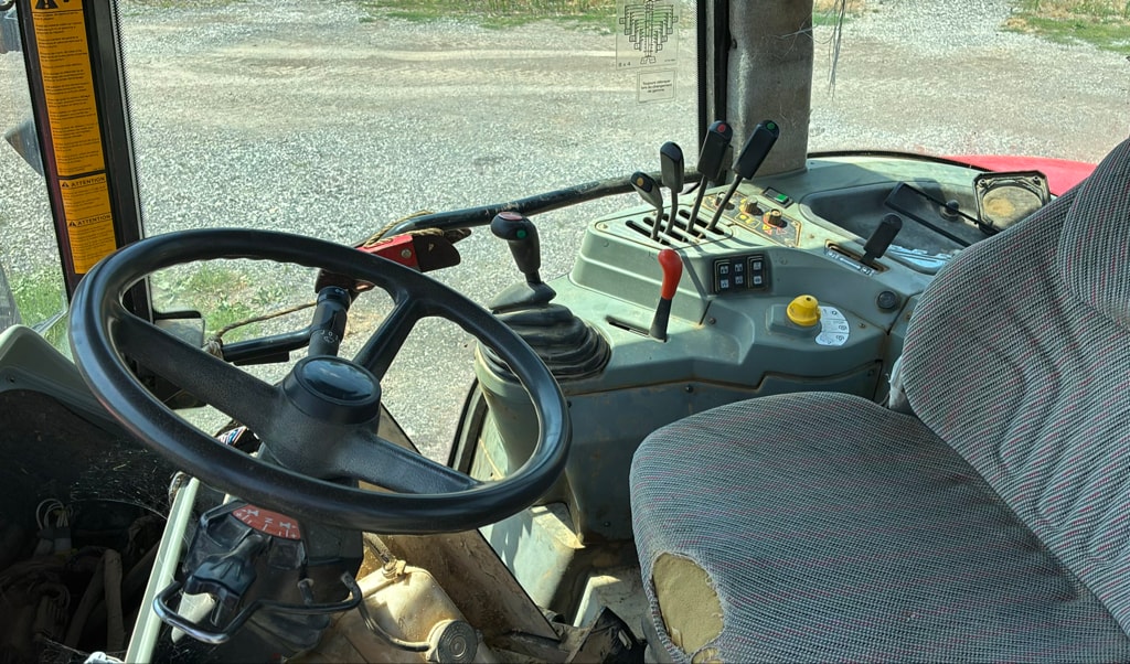 Tracteur MASSEY FERGUSON 8220 - photo slide 6
