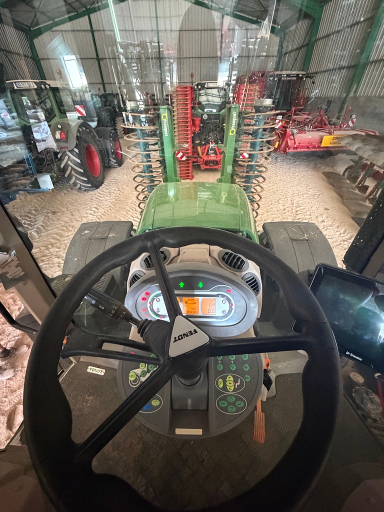Tracteur FENDT 828 VARIO PROFI + - photo slide 12