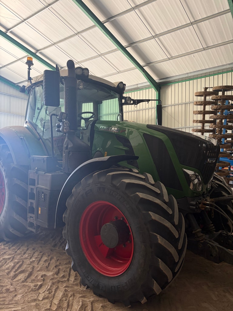 Tracteur FENDT 828 VARIO PROFI + - photo slide 3