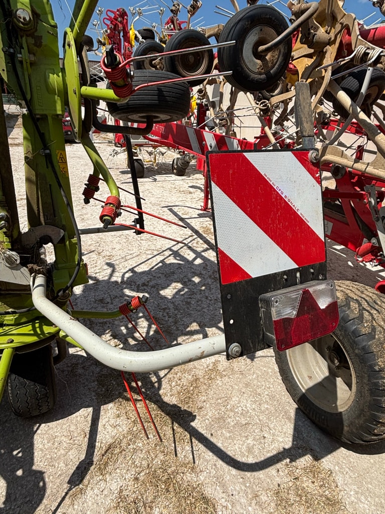 Faneuse CLAAS Volto 1100 - photo slide 6