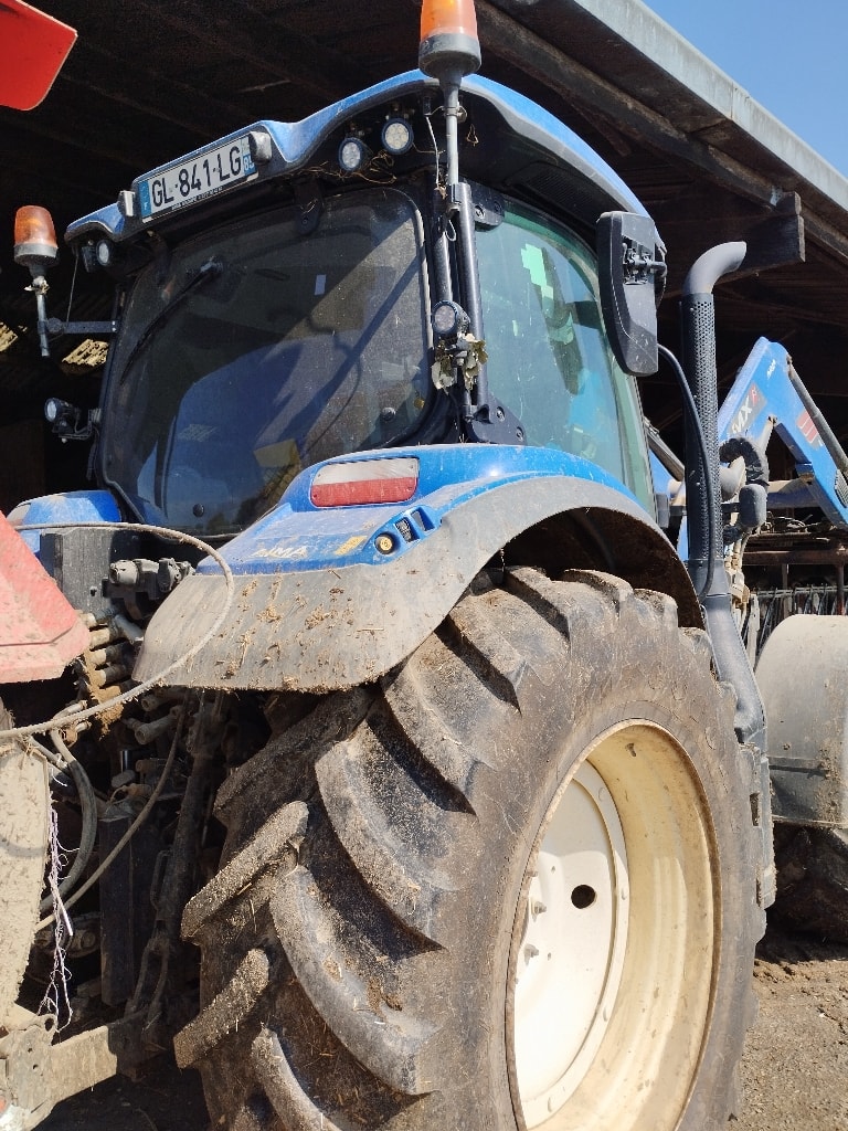 Tracteur chargeur NEW HOLLAND T6.145DC - photo slide 3