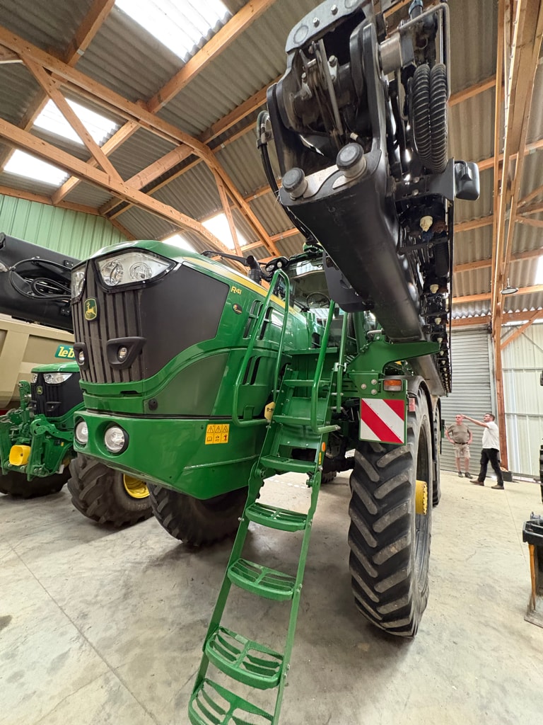 Pulverisateur automoteur JOHN DEERE R4150i - photo slide 2