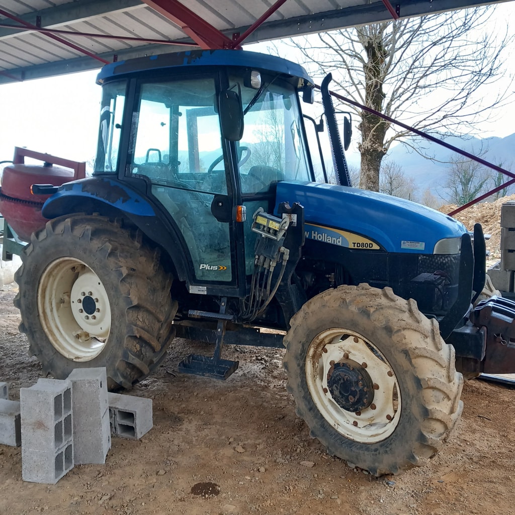 Tracteur NEW HOLLAND TD80 D - photo slide 2