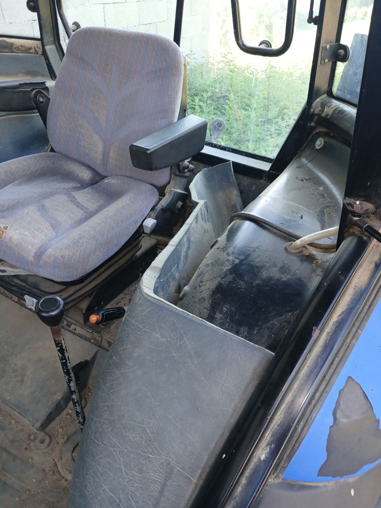 Tracteur NEW HOLLAND TD80 D - photo slide 5