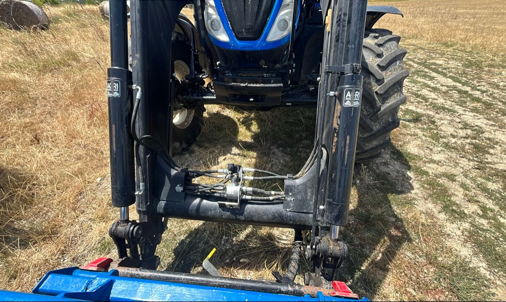 Tracteur chargeur NEW HOLLAND T6.160 DCT - photo slide 8