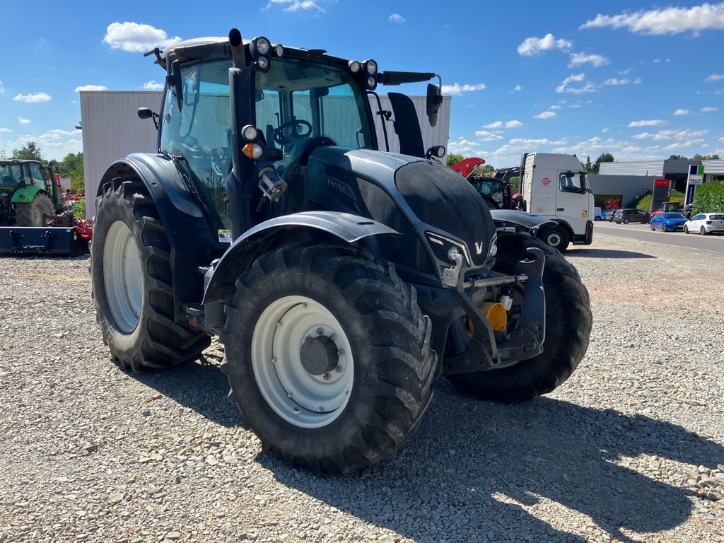 Tracteur VALTRA N174 Direct - photo slide 1