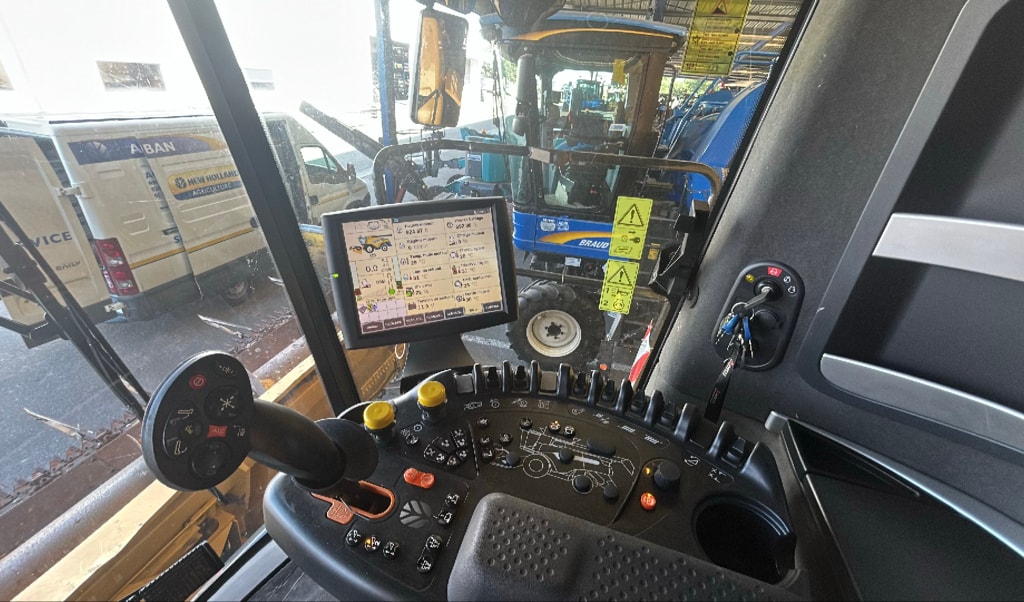 Moissonneuse NEW HOLLAND CR 7.80  - photo slide 47