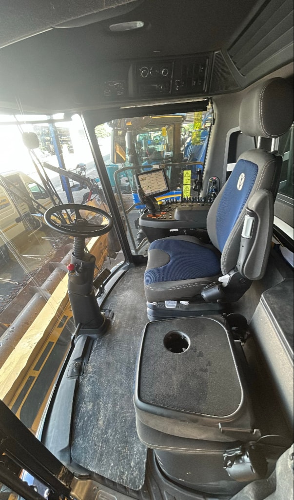 Moissonneuse NEW HOLLAND CR 7.80  - photo slide 46