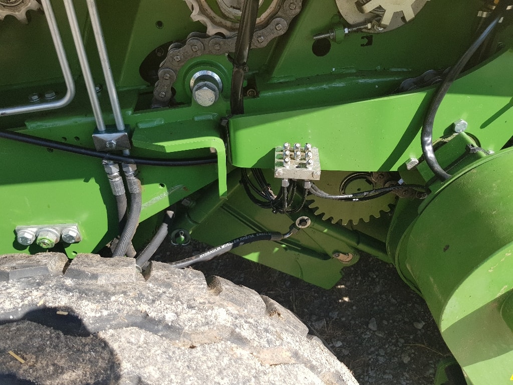 Presse balles rondes KRONE Comprima V150 - photo slide 8