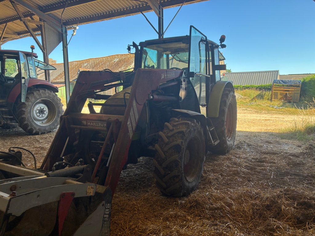 Tracteur CLAAS Celtis 446 - photo slide 2