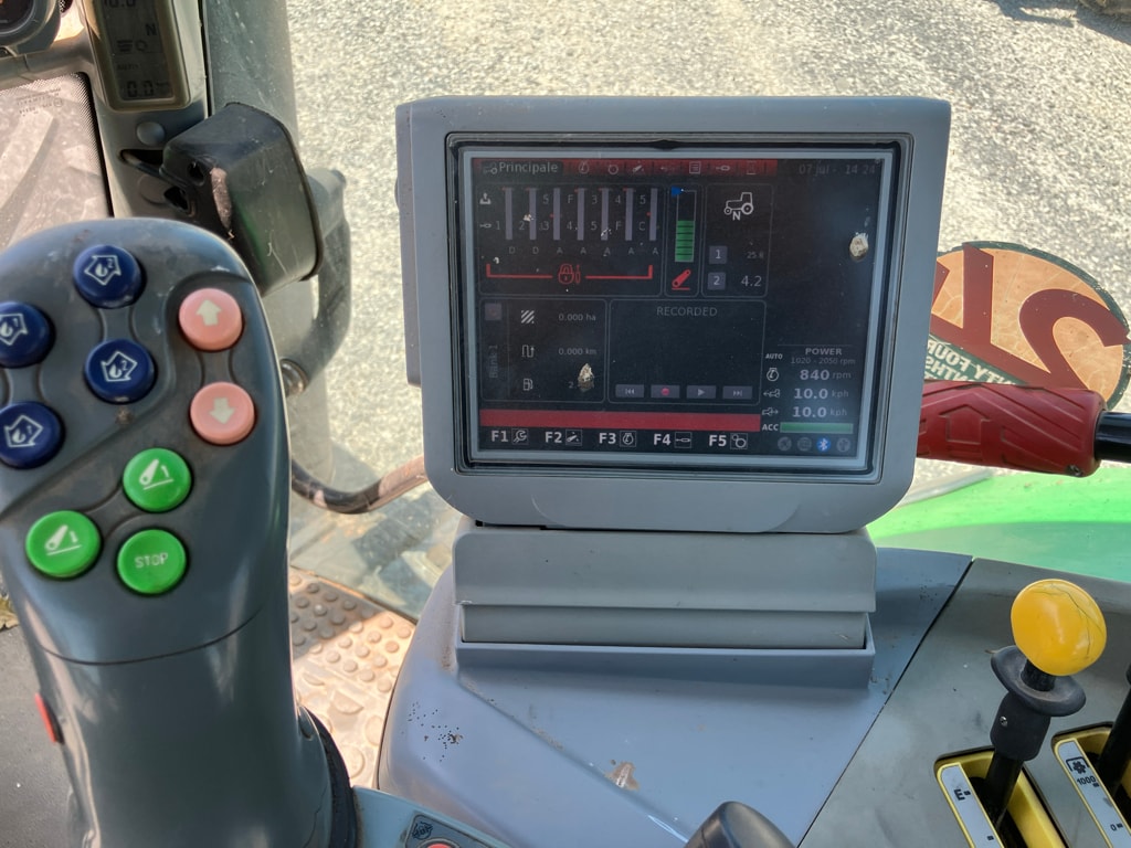 Tracteur DEUTZ FAHR AGROTRON TTV 630 - photo slide 11