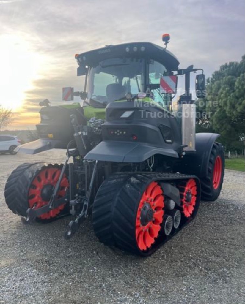 Tracteur à chenilles CLAAS AXION 930 TT - photo slide 3
