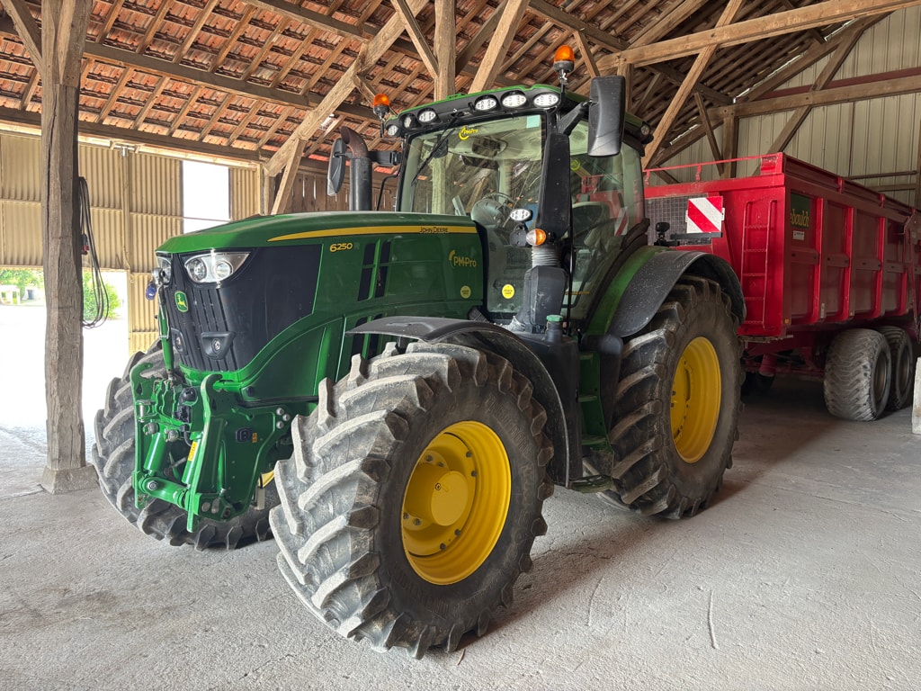 Tracteur JOHN DEERE 6250R - photo slide 2