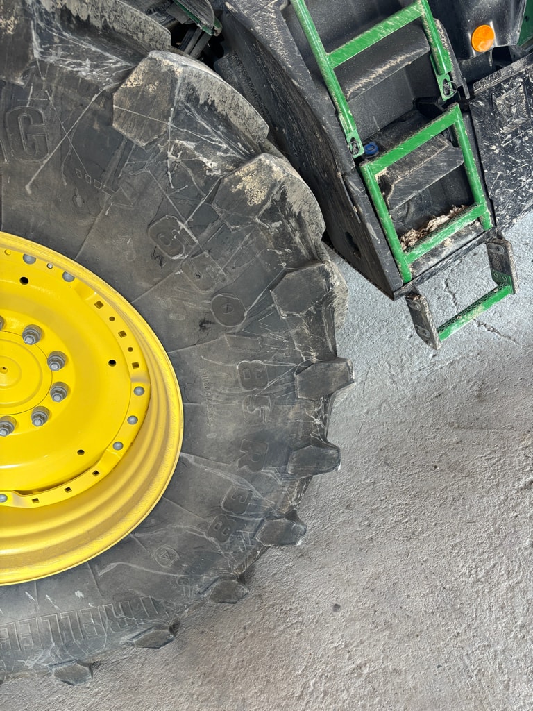 Tracteur JOHN DEERE 6250R - photo slide 6