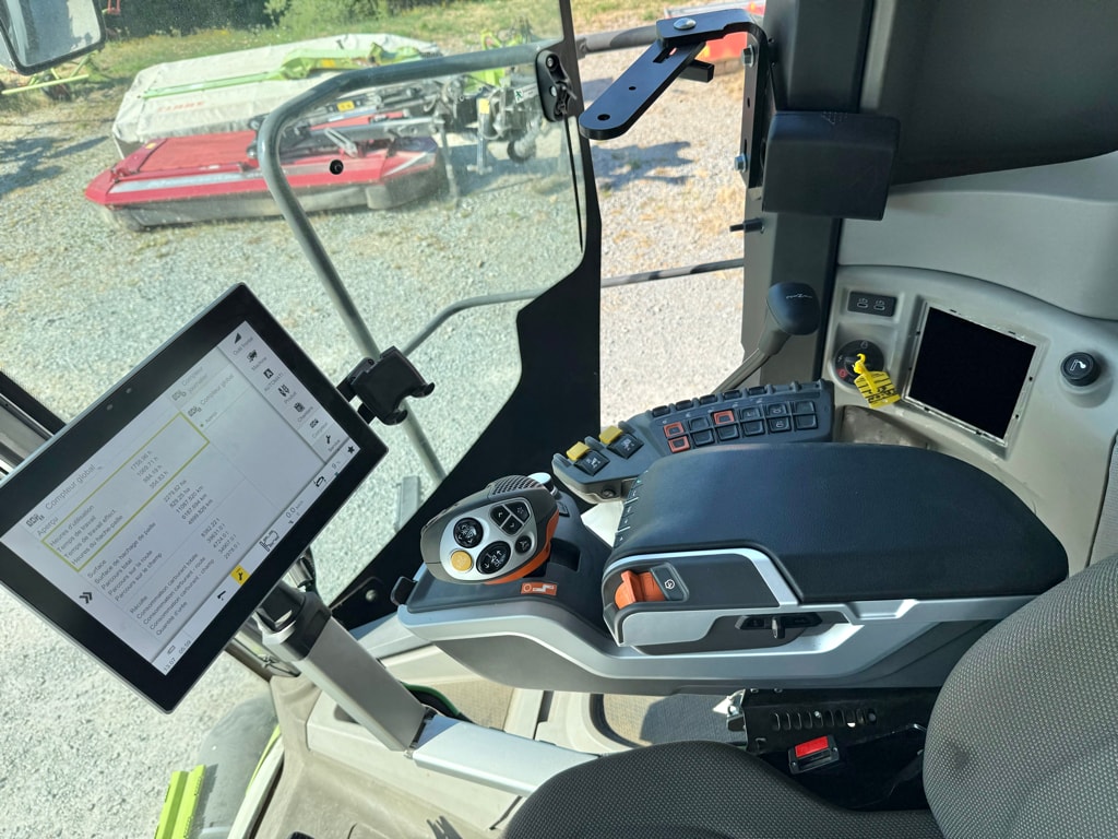 Moissonneuse CLAAS TRION 640 - photo slide 9