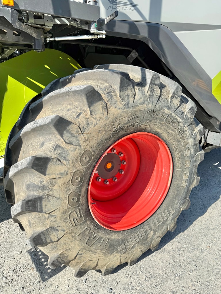 Moissonneuse CLAAS TRION 640 - photo slide 16