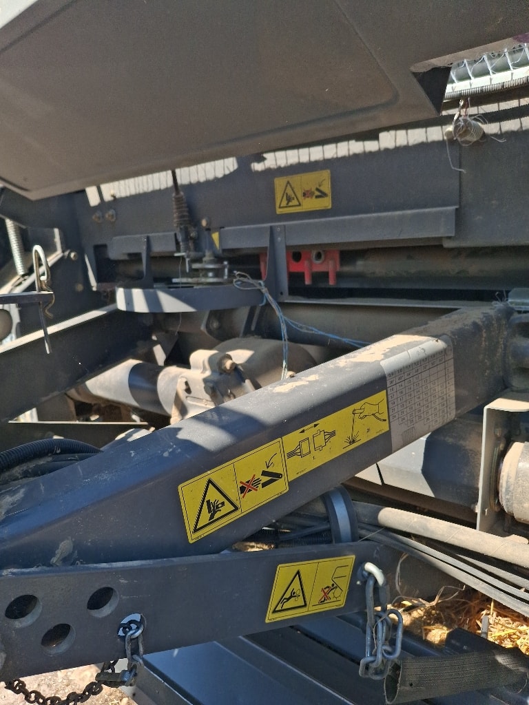 Presse balles rondes CLAAS VARIANT 465 RC - photo slide 11
