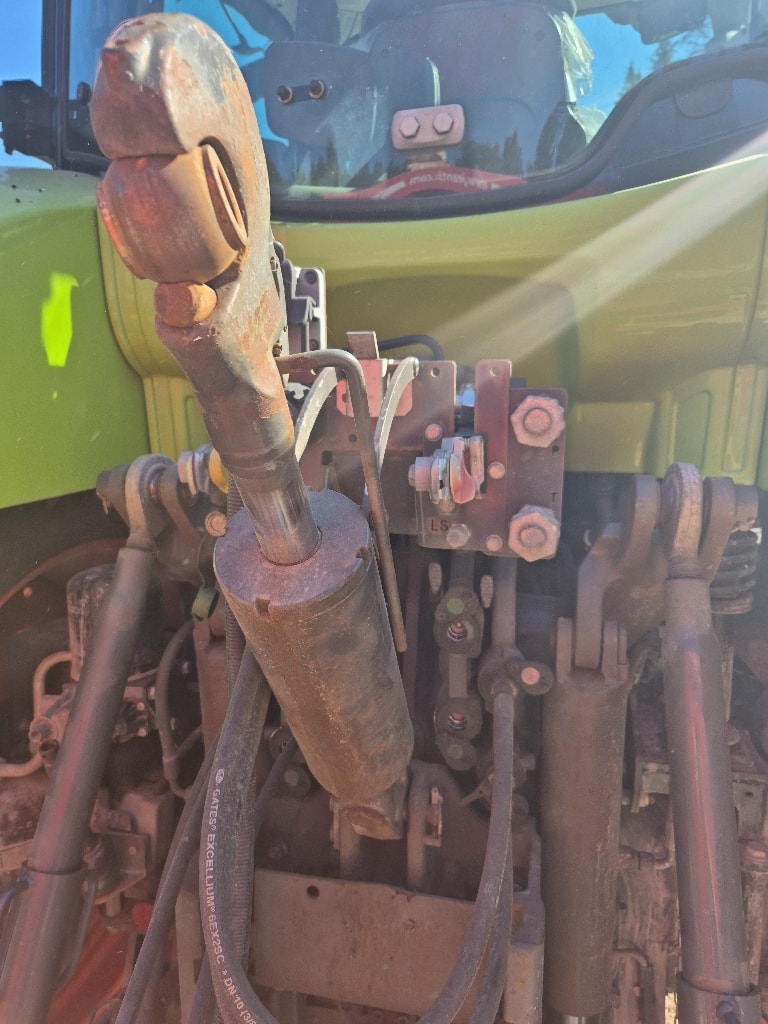 Tracteur CLAAS Arion 660 cebis - photo slide 11