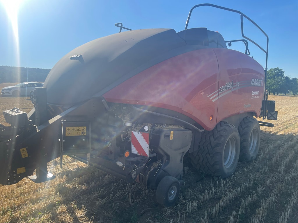 Presse moyenne densite CASE IH Lb434XL - photo slide 2