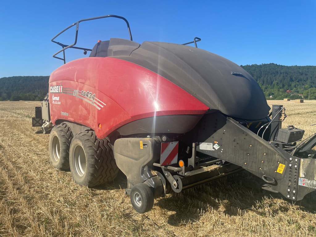 Presse moyenne densite CASE IH Lb434XL - photo slide 1