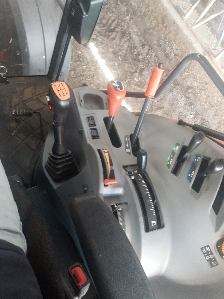 Tracteur KUBOTA M4072 - photo slide 9
