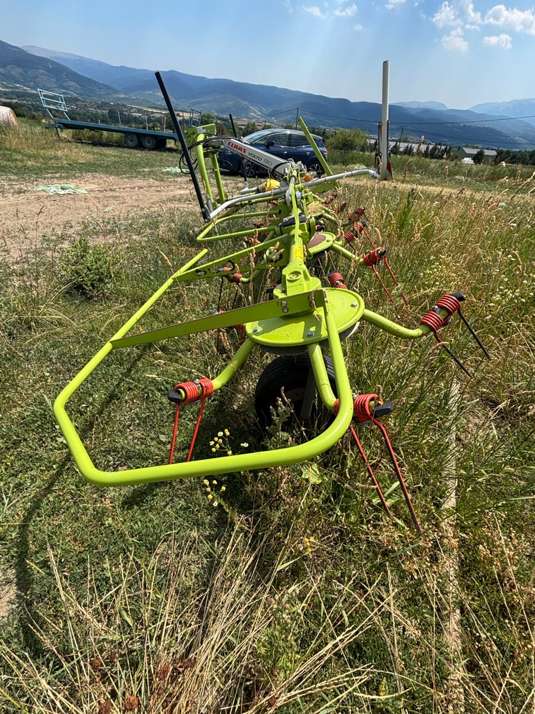 Faneuse CLAAS Volto 80 - photo slide 7